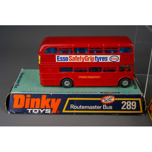 473 - Assorted die cast model to include: Dinky London Taxi, SRN6 Hovercraft, Routemaster bus together wit... 