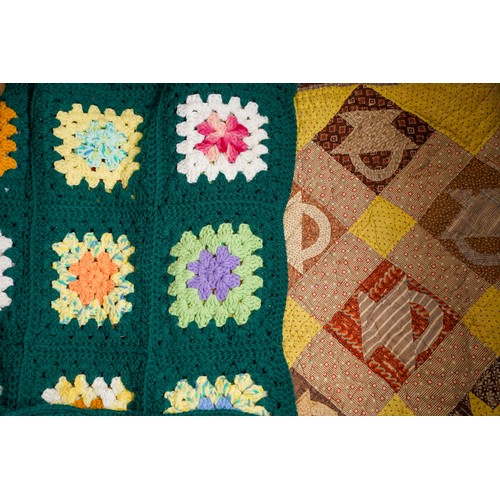 515 - A vintage quilted blanket and a crocheted blanket (2)