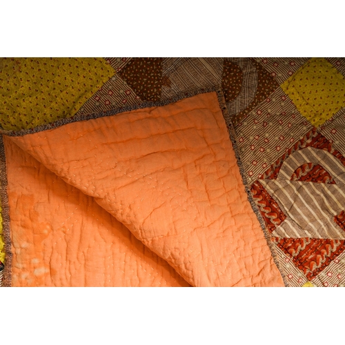 515 - A vintage quilted blanket and a crocheted blanket (2)