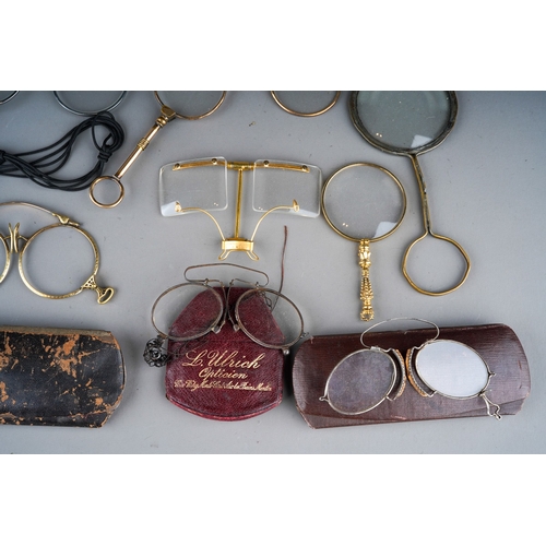 528 - Assorted vintage lorgnettes and magnifying glasses, some gilt metal frames, some yellow metal(1 box ... 