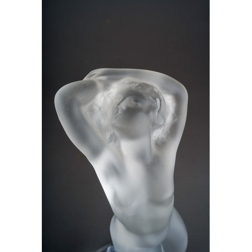 550 - A Lalique  'Danseuse Bras Leves