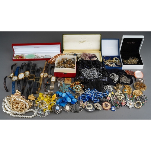 636 - Collection of costume  jewellery to include silver chains and pendants, vintage brooches including S... 