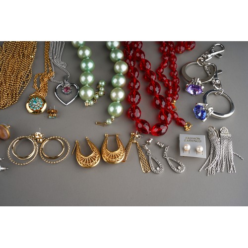 688 - Assorted costume vintage jewellery 1970s and 80s earrings approx 36 pairs to include crystal, faux p... 