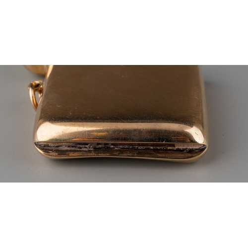 723 - An early 20th Century 9ct gold plain vesta case on suspension chain, hallmarked by Josiah Williams &... 