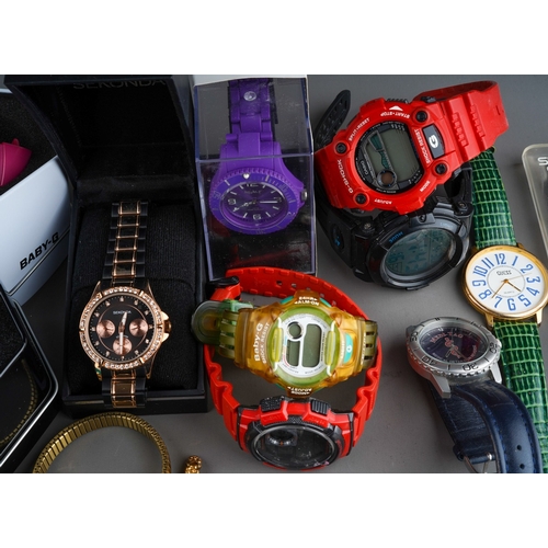 743 - Collection of vintage watches to include two G Shock Baby G watches in original cases and one withou... 