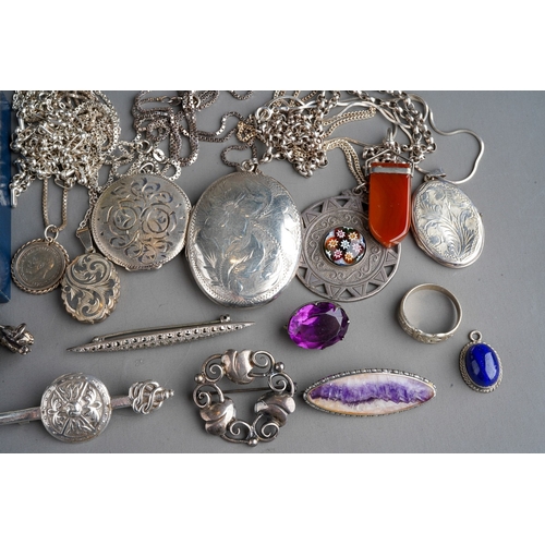 773 - Large collection of silver jewellery to include chains, brooches - blue john, moss agate, victorian ... 