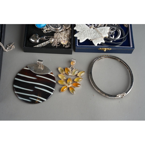 776 - Large collection of silver jewellery to include necklaces, pendants, bracelets, most stamped 925, so... 