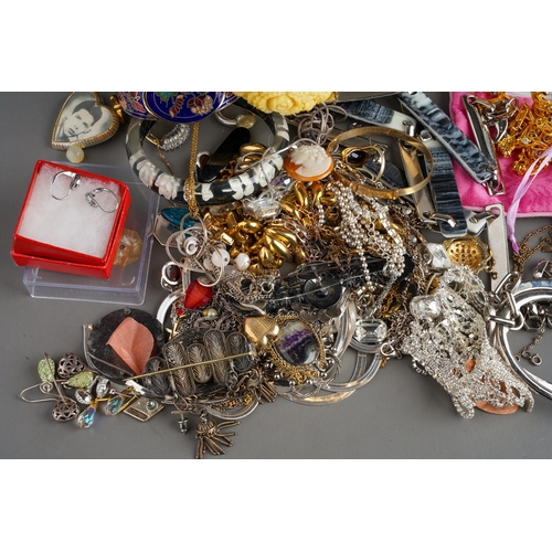 782 - A large collection of Costume jewellery to include some silver earrings, watches, bracelets, necklac... 