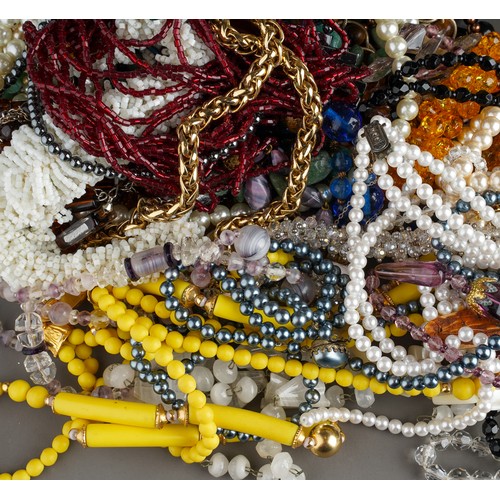 784 - A large collection of costume jewellery mainly necklaces, beaded and stone set, gold plated, pearls,... 