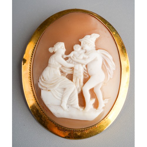 794 - A 9k gold mounted cameo brooch, stamped, gross weight 10.7 g