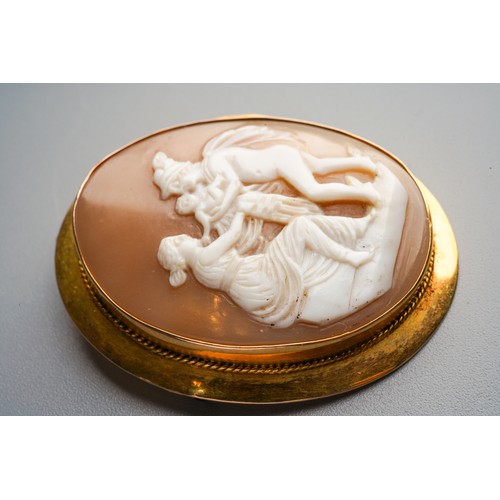 794 - A 9k gold mounted cameo brooch, stamped, gross weight 10.7 g