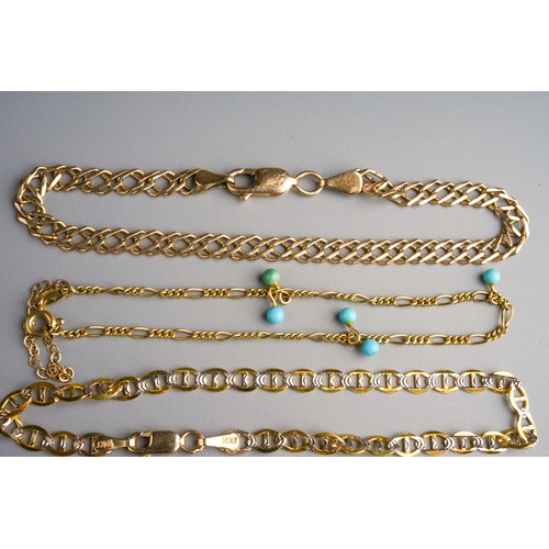 796 - Collection of gold jewellery to include 9k gold bracelet (5.2g), 10k gold bracelet (3.2g), 2 further... 