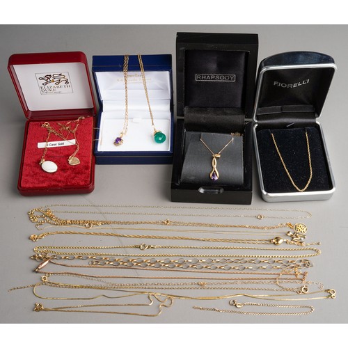 800 - Large collection of 9 ct gold necklaces and pendants ( some af). Total gross weight approx. 18.5g