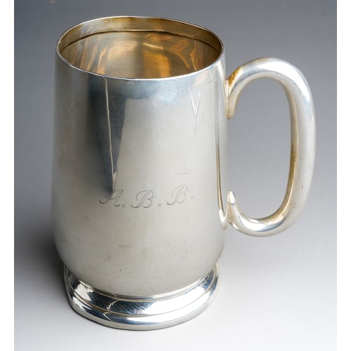 868 - A George V silver tankard \ beer mug, engraved initials A.B.B., hallmarked by Joseph Gloster Ltd, Bi... 