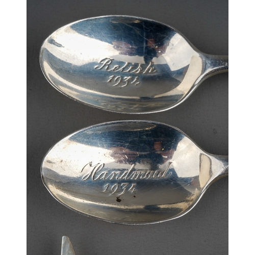 870 - A collection of silver to include: 19th Century fiddle pattern teaspoons, hallmarked London except o... 