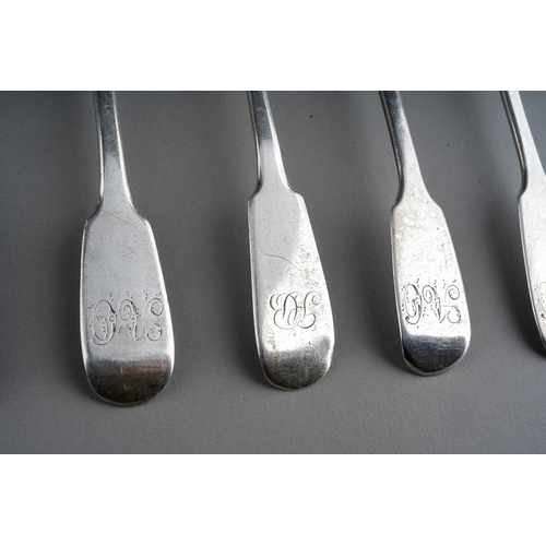 870 - A collection of silver to include: 19th Century fiddle pattern teaspoons, hallmarked London except o... 