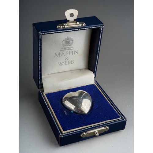 875 - A heavy silver paperweight in the form of a heart. London retailed, by Mappin & Webb in original box... 