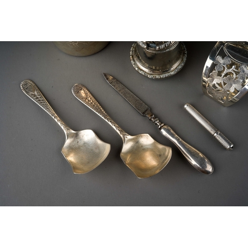 881 - A group of silver to include: a pair of late Victorian Scottish bright cut caddy spoons, hallmarked ... 