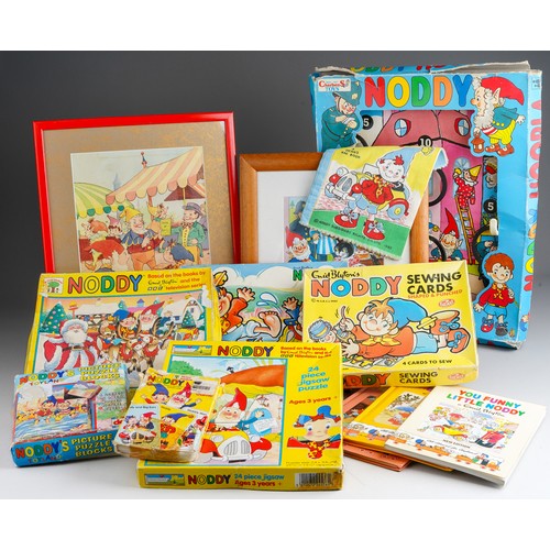 987 - A collection of Noddy themed books, puzzles, prints and games, etc, including Fuzzy Felts, a Chivers... 