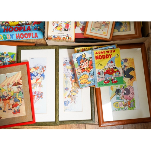 987 - A collection of Noddy themed books, puzzles, prints and games, etc, including Fuzzy Felts, a Chivers... 