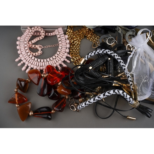 1000 - Collection of costume jewellery-mainly from 1970s/80s and later to include necklaces, bracelet's, ea... 