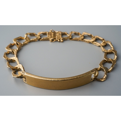 1008 - 9 ct gold link bracelet, hallmarked 375, gross weight 30.6