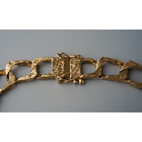 1008 - 9 ct gold link bracelet, hallmarked 375, gross weight 30.6