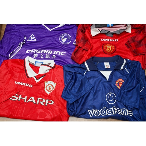 321A - Manchester United late 90s - early 00s  shirts to include Beckham blue away, Blomqvist home, Umbro V... 