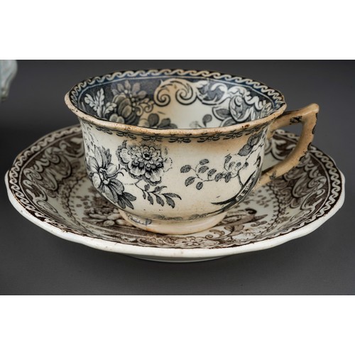 347 - Assorted early 20th Century Paragon mainly double warrant china to include: Yellow and gilt 56591/3 ... 