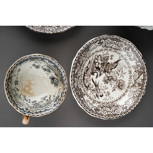 347 - Assorted early 20th Century Paragon mainly double warrant china to include: Yellow and gilt 56591/3 ... 