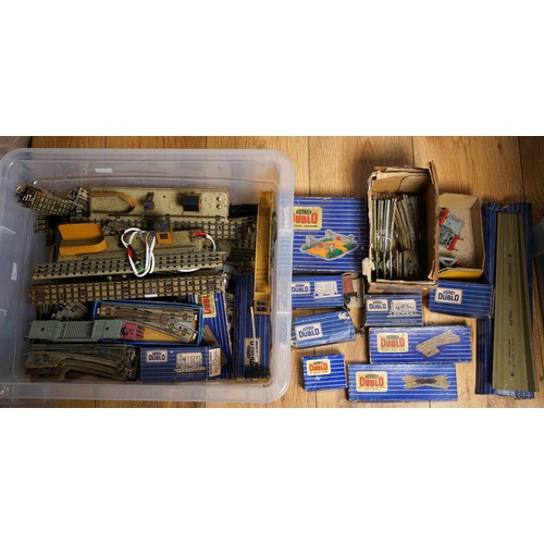 371 - A large collection of vintage Hornby Dublo Meccano OO gauge tracks together with various accessories... 