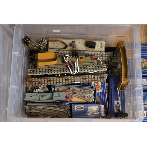 371 - A large collection of vintage Hornby Dublo Meccano OO gauge tracks together with various accessories... 