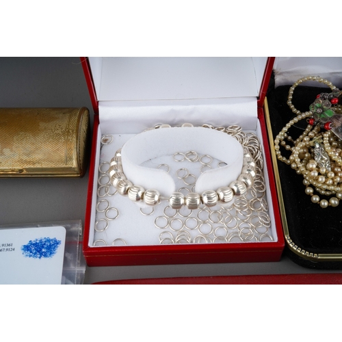 698 - ***Please note the cream coloured rose pendant shown in the images has been removed from the lot*** ... 