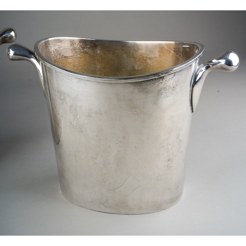 725 - A pair of Christofle style silver plated two handled ice \ champagne buckets, plain bodies (2)