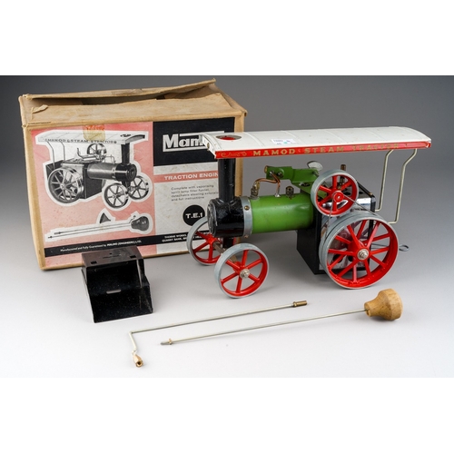 734 - A Mamod Traction Engine, T.E.1., in original box with instructions