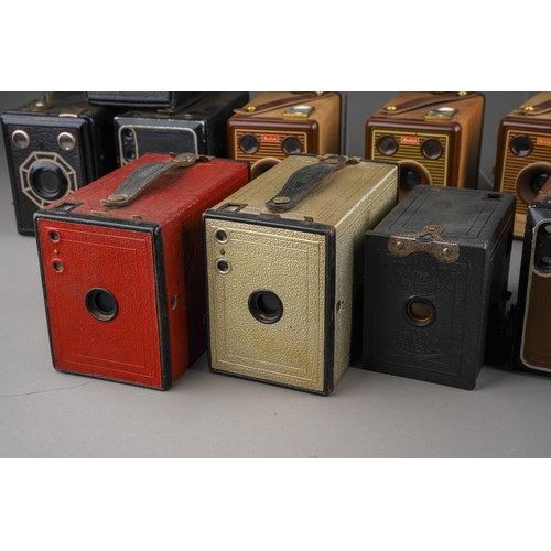 751 - Assorted vintage Kodak Brownie cameras, case colours including brown, red, navy, etc including 8 x N... 