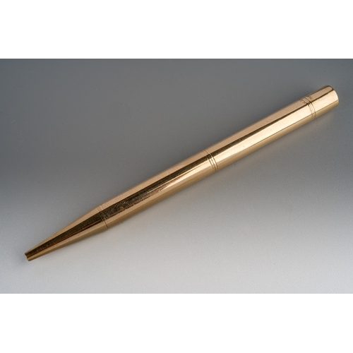 905 - 9 ct gold Baker's Pointer propelling pencil, fully hallmarked, gross weight 27g