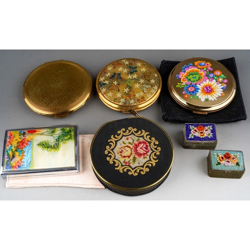 907 - A collection of five powder compacts and two micro mosaic pill boxes, compacts include Kigu, Stratto... 