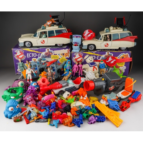 914 - A box and a bag of Kenner The Real Ghostbusters toys including 2 Ecto-1 Vehicles with boxes with cha... 