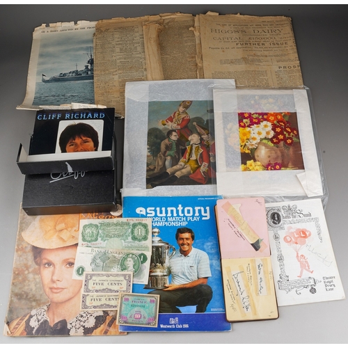 930 - A bag of collectables including a small number of British and Foreign bank notes, a 1940s autograph ... 