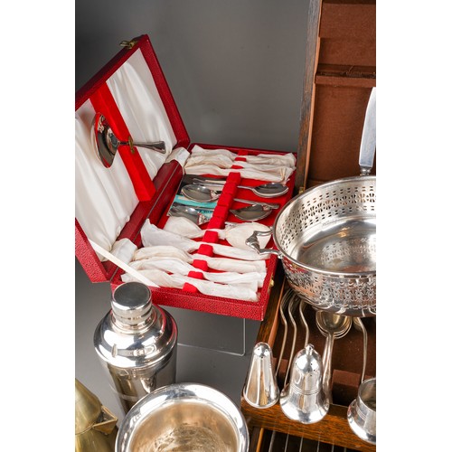 940 - An early 20th Century Canteen of EPNS Old English pattern cutlery and a box of assorted silver plate... 