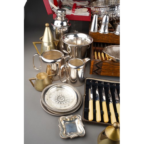 940 - An early 20th Century Canteen of EPNS Old English pattern cutlery and a box of assorted silver plate... 