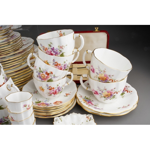 33 - A collection of Royal Crown Derby table ware to include: ten dinner plates, six lunch / dessert plat... 