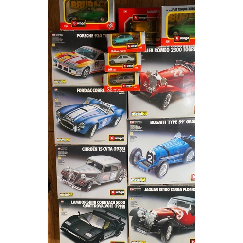 280 - Two boxes of mostly Burago boxed diecast model vehicles, comprising nine Burago 1:18, 1:24 and 1:25 ... 