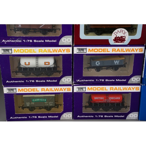 366 - Assortment of OO Gauge wagons from Bachmann, Wrenn, and Dapol x 11