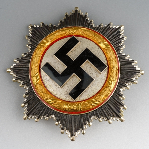 457 - WW2 Third Reich 'Deutsches Kruez' ( German Cross ) award. 4 rivet version. Maker marked 