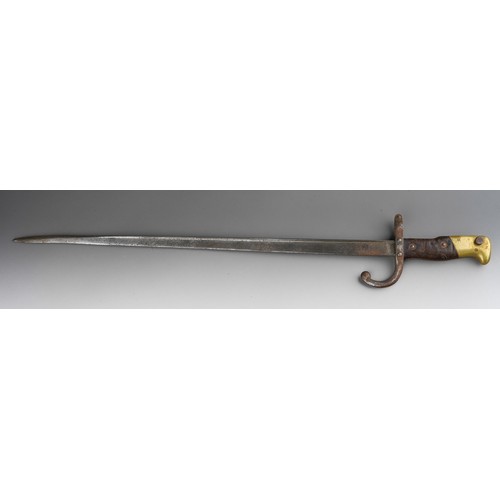 478 - A French Chasspot bayonet and another bayonet, brass handle example has blade length of 57cm, the wo... 