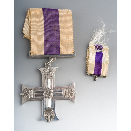 492 - A Great War Military Cross 
GVR Military Cross, unnamed as issued.
Condition VF ( Scratches and edge... 