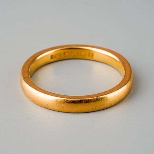 504 - A 22ct gold wedding band, hallmarked 22ct gold, ring size K, gross weight 4.09 grams.