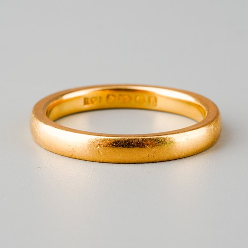 504 - A 22ct gold wedding band, hallmarked 22ct gold, ring size K, gross weight 4.09 grams.